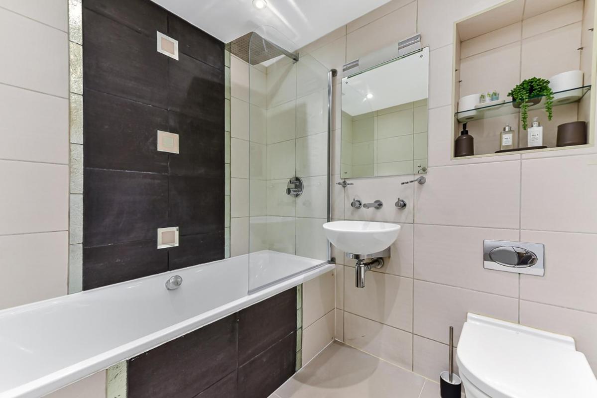 Spacious Cosy 2 Bed Flat, Central ロンドン エクステリア 写真